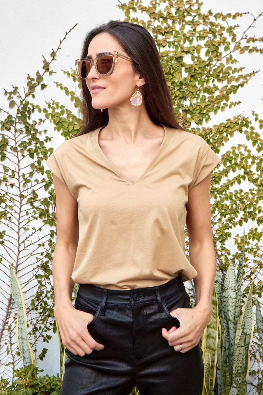 Women FRAME Tops | Le Mid Rise V Camel