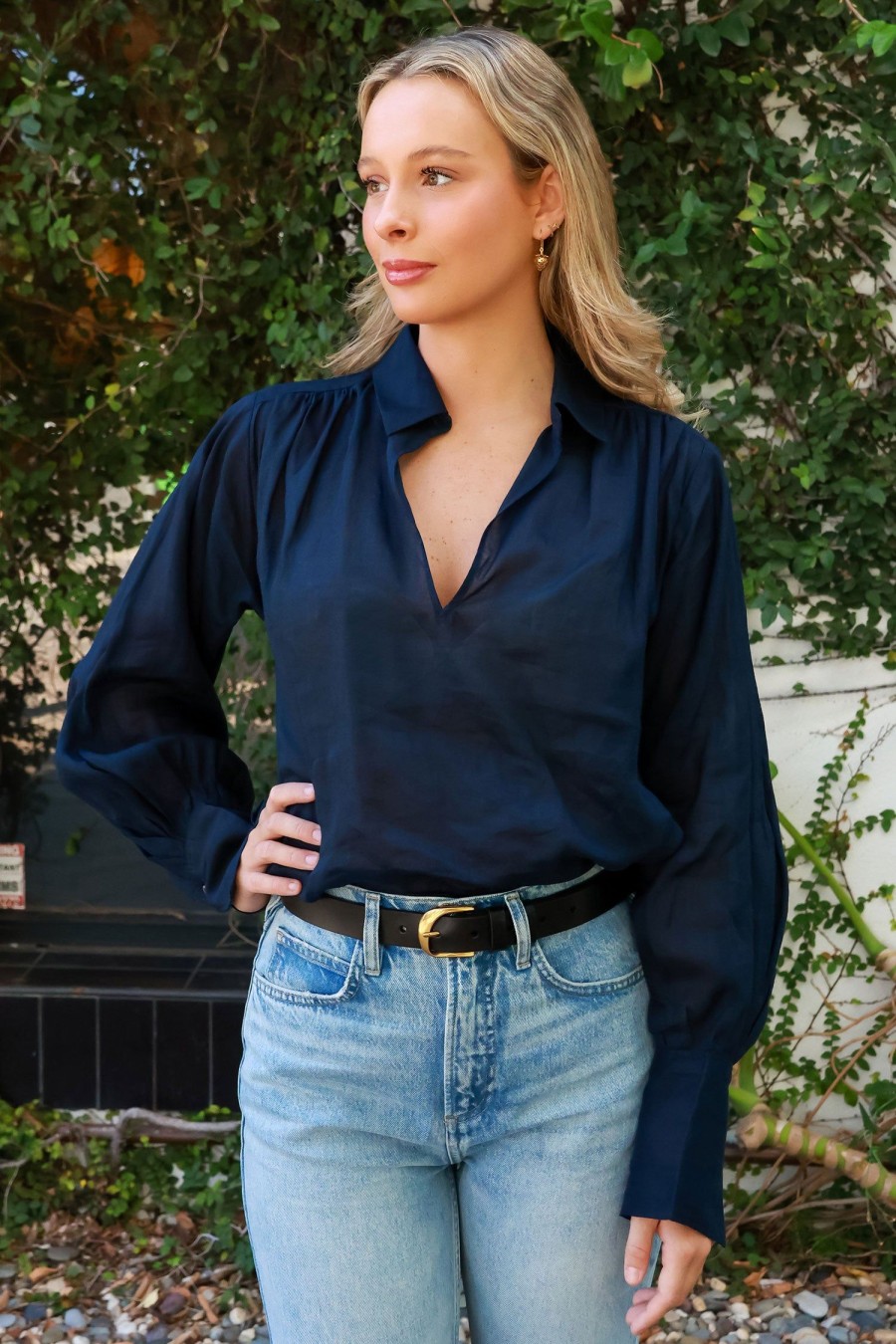 Women FRAME Tops | Keyhole Popover Navy